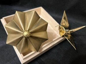 正原板金工作所 施工事例 ・真鍮板による番傘と折鶴の製作