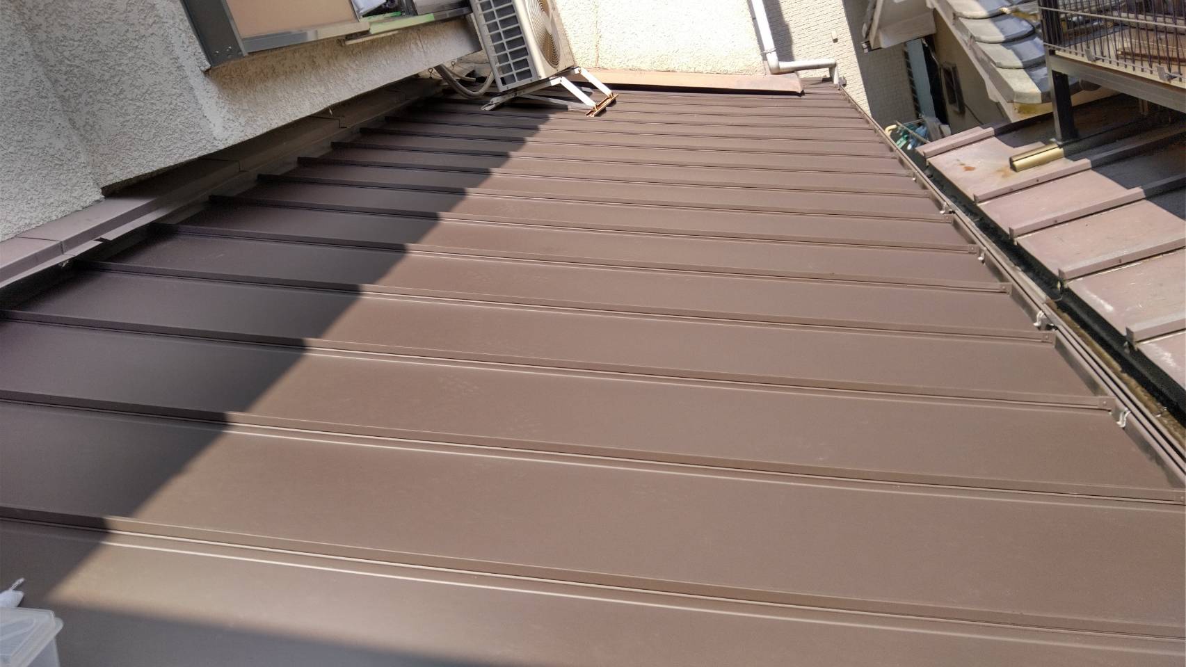 京都市伏見区にて雨漏り修理・屋根修理〈下屋根の葺き替え工事〉 施工後