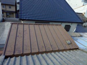 京都市のご住宅にて瓦棒葺き替え工事 施工前