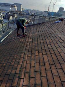 京都市のマンションにて屋根修理工事〈シングル屋根のカバー工法〉 施工前