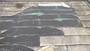 京都府宇治市にて屋根修理〈スレート屋根の差し替え工事〉 施工前