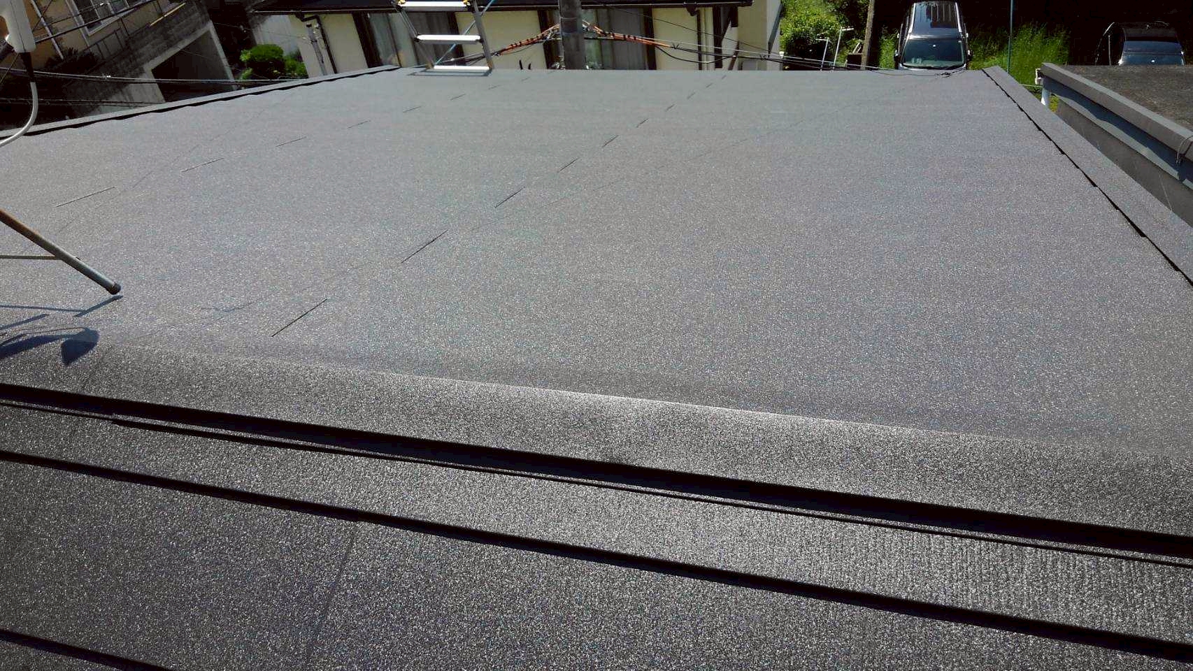 京都市山科区のご住宅にて屋根修理工事〈スレートからスーパーガルテクトへのカバー工法〉 施工後